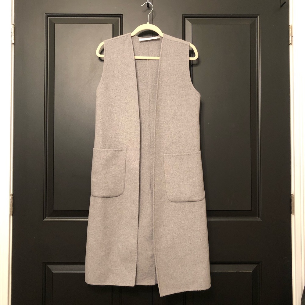 Like New Minimal Grey Sleeveless Duster